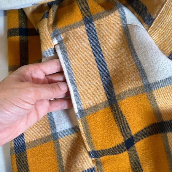 The HFX Women's Plaid Flannel Shirt Jackets in Size L - Picture 7 of 11